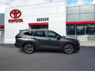 Used 2025 Toyota Highlander AWD video 2