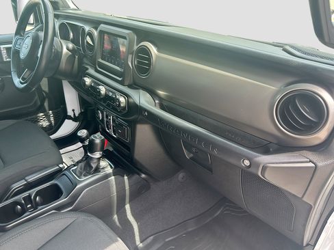 Used 2021 Jeep Wrangler Unlimited Sport AWD/4WD image 29