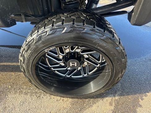 Used 2018 Chevrolet Silverado 2500 LTZ w/ Midnight Edition image 13