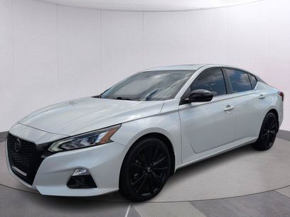 Used 2022 Nissan Altima 2.5 SR w/ Midnight Edition Package