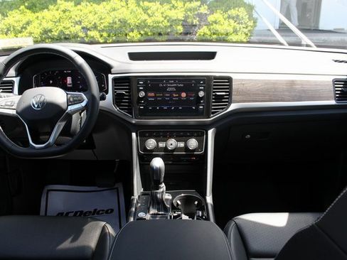 Used 2023 Volkswagen Atlas SE image 23