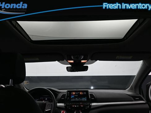 Used 2024 Honda Odyssey EX-L image 16