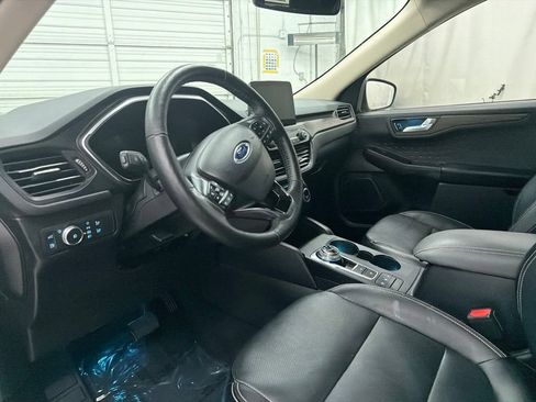 Used 2020 Ford Escape Titanium w/ Titanium Premium Package 2.0 FWD image 13