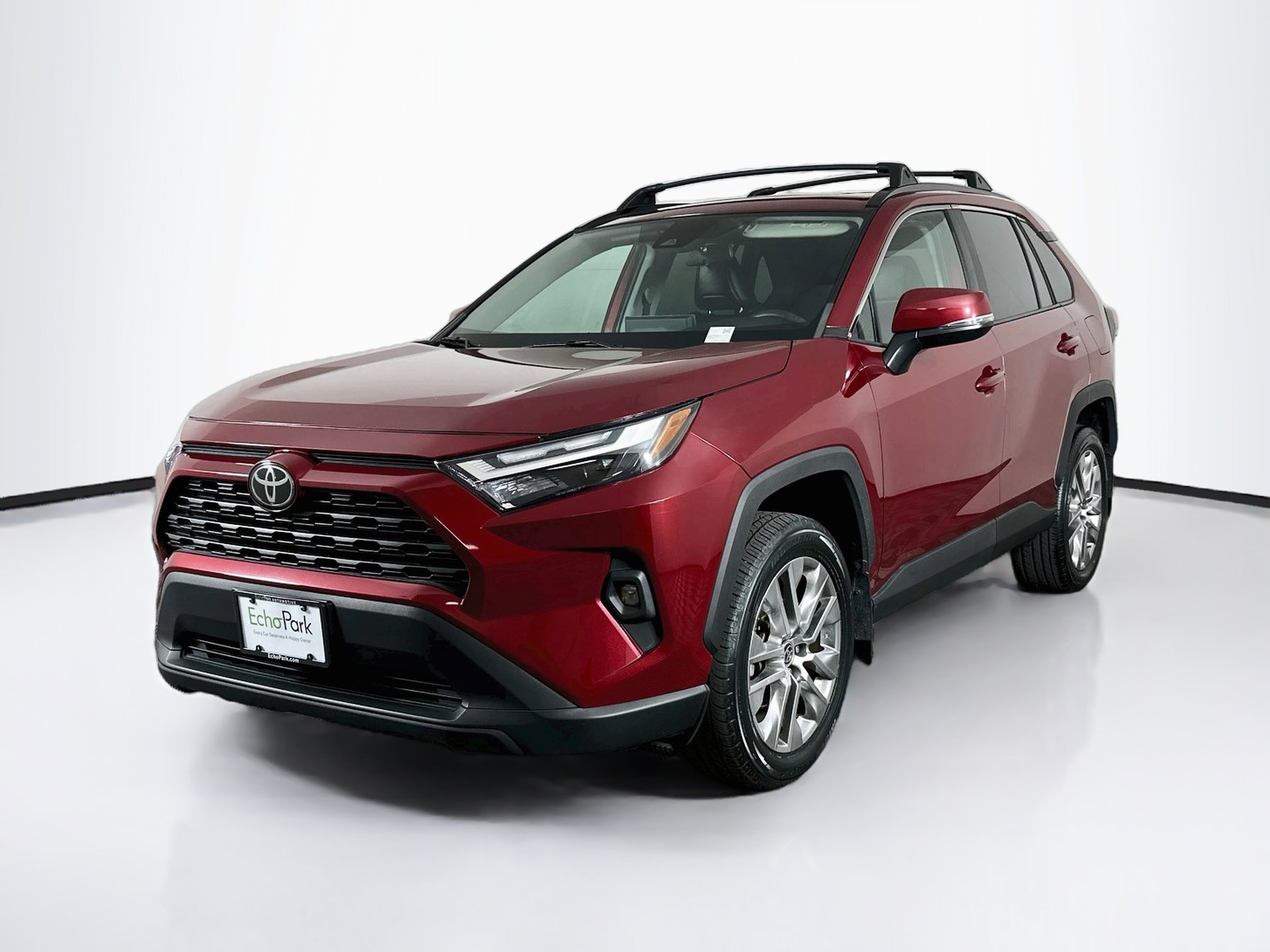 Used 2023 Toyota RAV4 XLE Premium FWD image 3