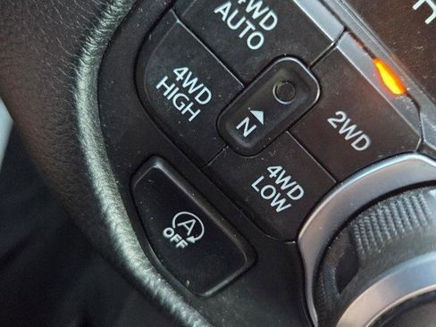 Used 2020 RAM 1500 Big Horn AWD/4WD image 25