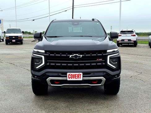 Used 2025 Chevrolet Suburban Z71 AWD/4WD image 4