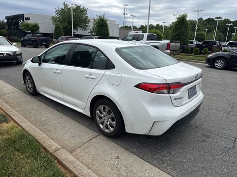 Used 2024 Toyota Corolla LE FWD image 6