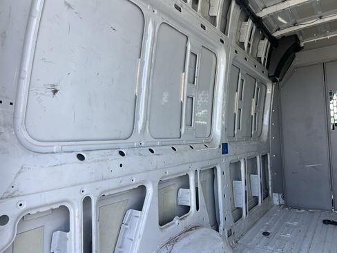 Used 2021 Mercedes-Benz Sprinter 2500 image 9