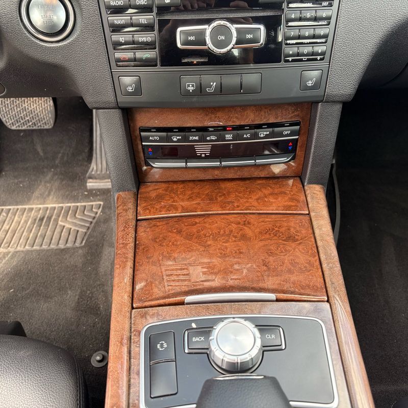 Used 2013 Mercedes-Benz E 350 4MATIC Sedan image 19