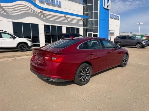 Used 2025 Chevrolet Malibu RS image 2