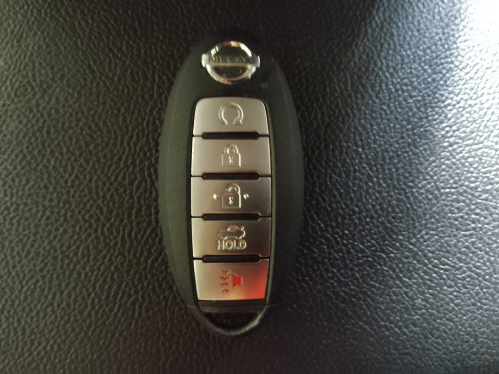 Used 2020 Nissan Versa SR w/ Convenience Package FWD image 32