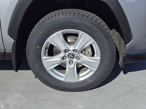 Certified 2020 Toyota RAV4 XLE w/ XLE Grade Weather Package AWD/4WD image 9