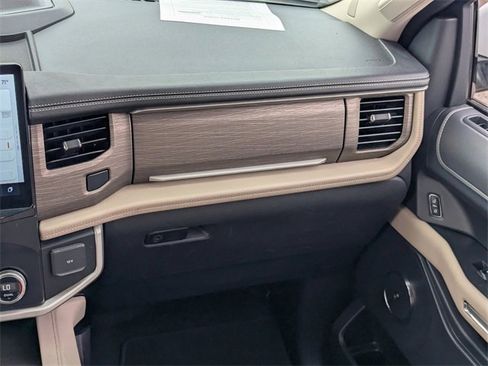 Used 2024 Ford Expedition Max Limited image 17