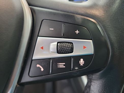 Used 2025 BMW X5 xDrive50e image 25