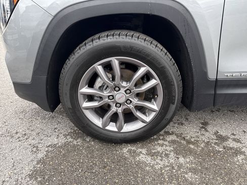 Used 2024 GMC Terrain SLT image 11