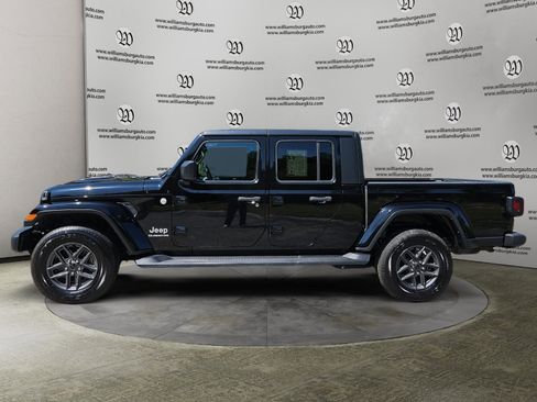 Used 2021 Jeep Gladiator Overland w/ Popular Equipment Package image 2