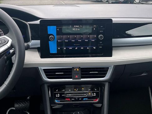 New 2026 Volkswagen Taos SE FWD image 6