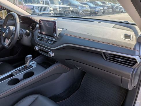 Used 2020 Nissan Altima 2.5 SR image 37