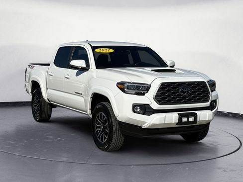 Used 2021 Toyota Tacoma TRD Sport image 9