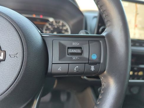 Used 2023 Nissan Rogue SL w/ SL Premium Package image 44