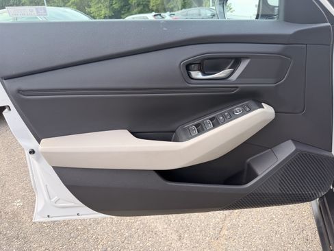 Certified 2023 Honda Accord EX image 8