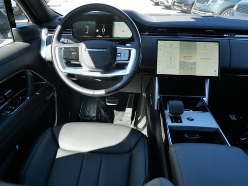 New 2026 Land Rover Range Rover Long Wheelbase SE AWD/4WD image 8