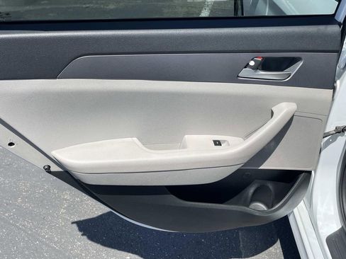 Used 2018 Hyundai Sonata SE FWD image 21