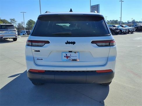 New 2025 Jeep Grand Cherokee L Altitude image 6