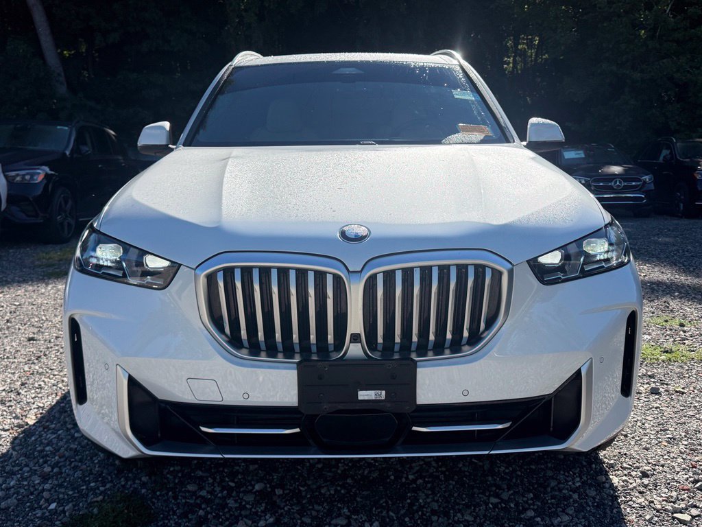 Used 2024 BMW X5 xDrive50e AWD/4WD image 2