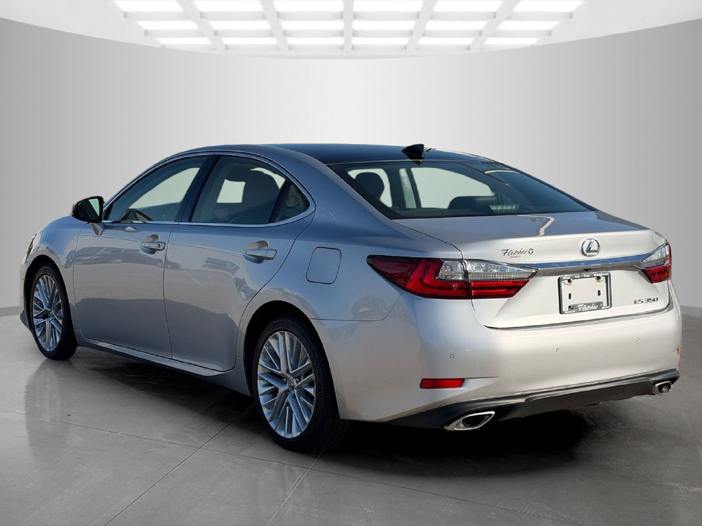 Used 2016 Lexus ES 350 w/ Ultra Luxury Package FWD image 5