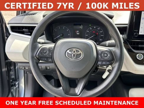 Used 2025 Toyota Corolla LE FWD image 18