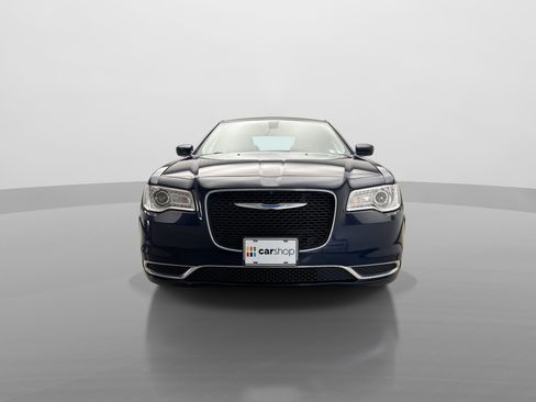 Used 2017 Chrysler 300 Limited AWD/4WD image 8