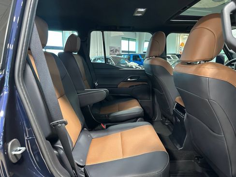 Used 2026 Lexus GX 550 w/ Accessory Package (2T) AWD/4WD image 41