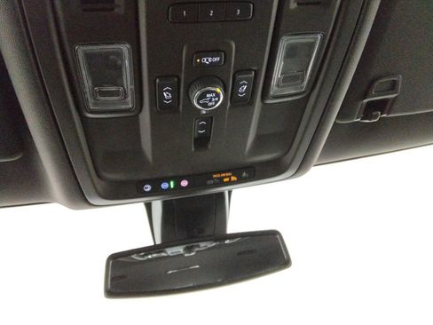 Used 2022 GMC Yukon Denali image 28