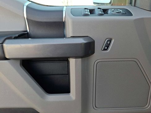 Used 2015 Ford F150 XLT image 13