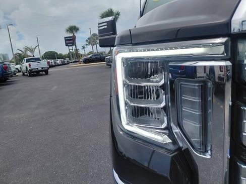Used 2023 GMC Sierra 2500 SLT w/ SLT Premium Package AWD/4WD image 11