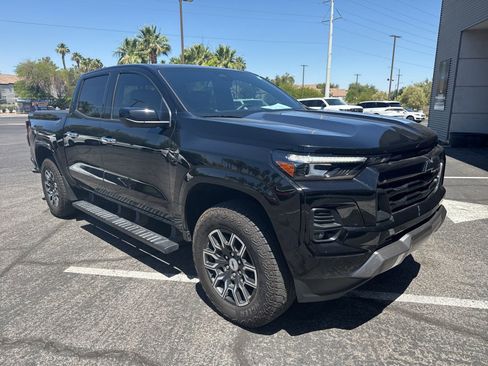 Used 2024 Chevrolet Colorado Z71 w/ Z71 Convenience Package 2 AWD/4WD image 3