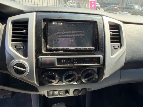 Used 2014 Toyota Tacoma 4x4 Double Cab w/ SR5 Package image 13