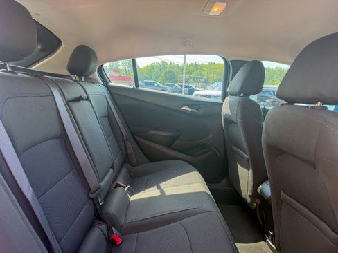 Used 2017 Chevrolet Cruze LT FWD image 19