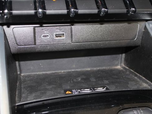 Used 2023 Chevrolet Colorado LT image 39