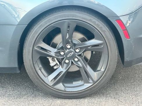 Used 2023 Chevrolet Camaro LT RWD image 7