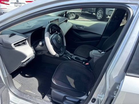 Used 2020 Toyota Corolla LE w/ Carpet Mat Package (TMS) FWD image 13