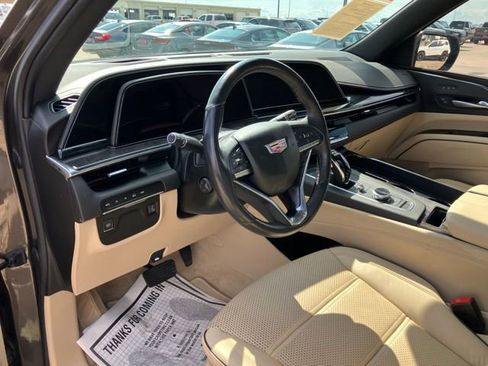 Used 2021 Cadillac Escalade Premium Luxury AWD/4WD image 25