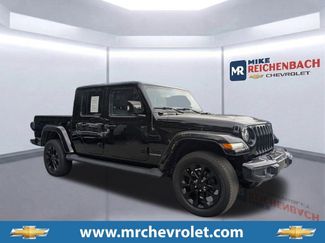 Used 2023 Jeep Gladiator Overland video 1