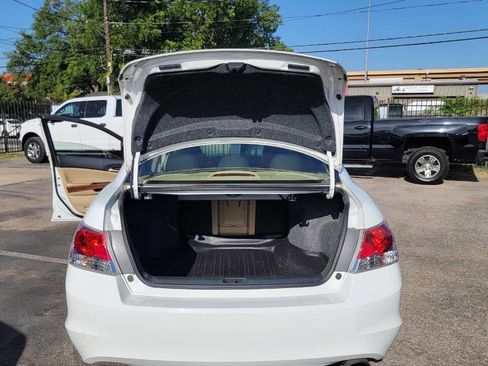 Used 2011 Honda Accord EX-L image 8