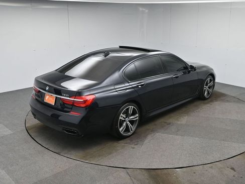 Used 2019 BMW 750i image 55