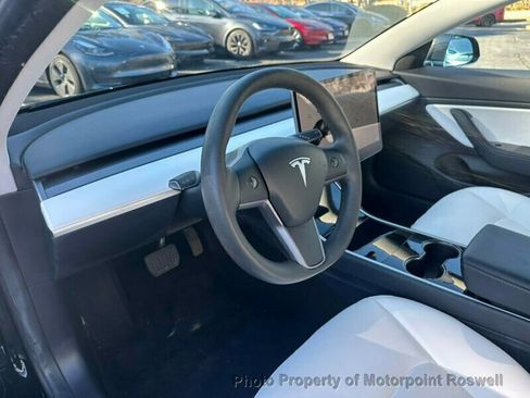 Used 2020 Tesla Model 3 Standard Range Plus image 9
