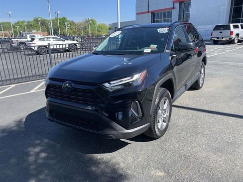 Used 2024 Toyota RAV4 LE image 4