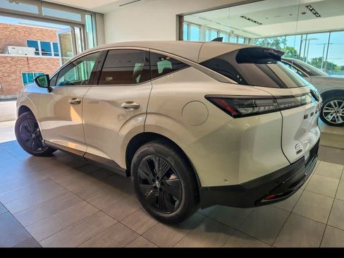 Used 2025 Nissan Murano SV AWD/4WD image 8