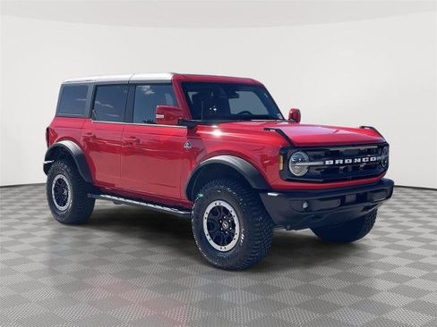 Certified 2024 Ford Bronco Outer Banks w/ Sasquatch Package AWD/4WD image 5